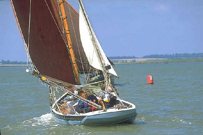 Picture of oyster smack Lilly May LN230